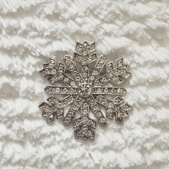 Monet Silver Tone Crystal Snowflake Brooch Pin - Picture 1 of 5